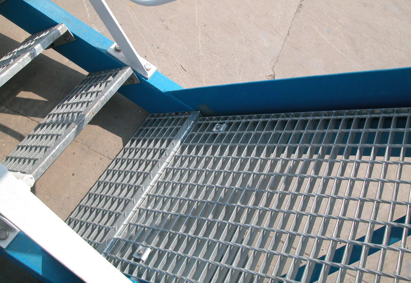 热镀锌踏步板 - 河北振兴金源丝网集团有限公司图片4